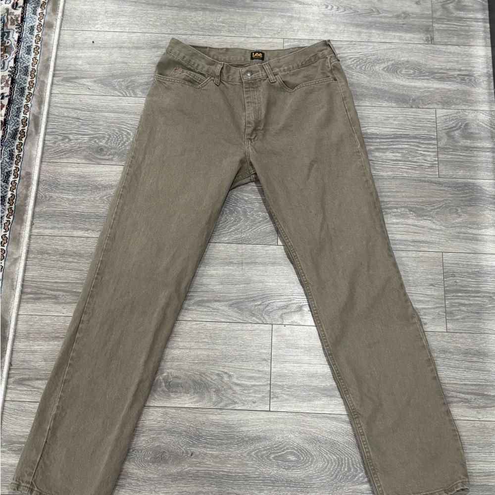 Lee Men’s Regular Fit Straight Leg Beige Pants Size 36x34 Used